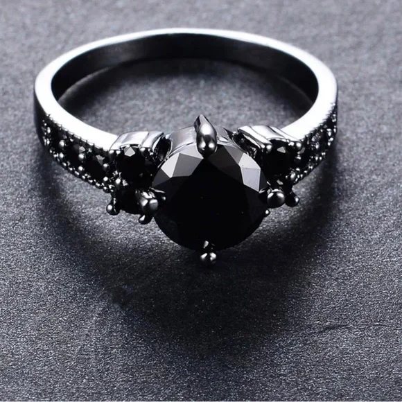 COPY - Gothic style ring - Picture 3 of 6
